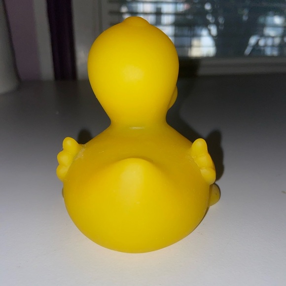 NYU Rubber Duck – Yellow with Purple Logo - Picture 3 of 6